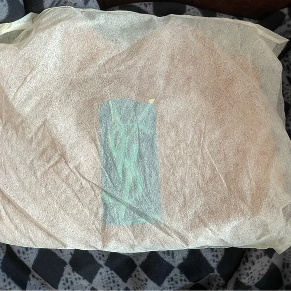 Saint Laurent Icare Beige Quilted Tote - Picture 5 of 7